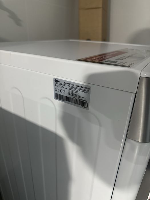 Maquina Lavar Roupa LG 10,5kg (Como nova/ ainda com Garantia) idos
