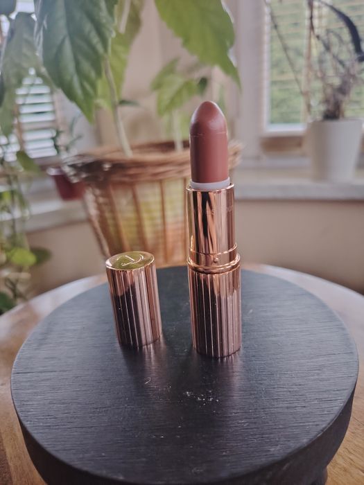 Pomadka do ust Charlotte Tilbury Stoned Rose