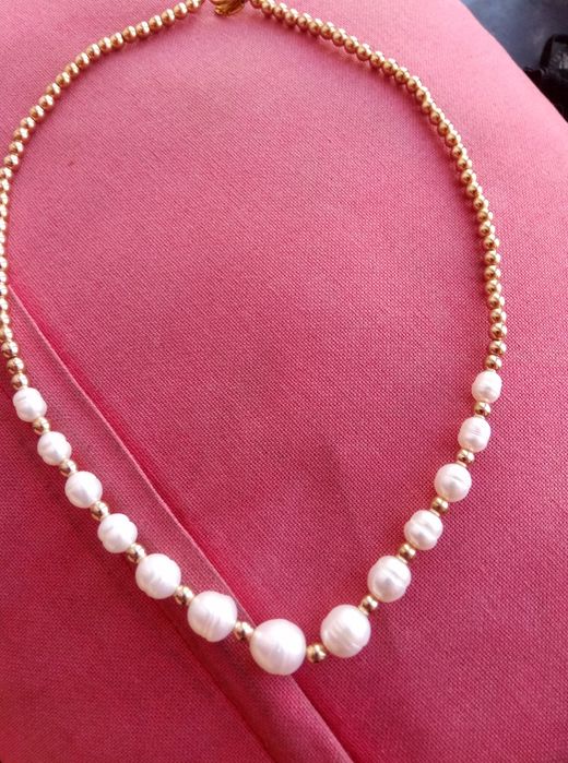 Продам колье с жемчугом.