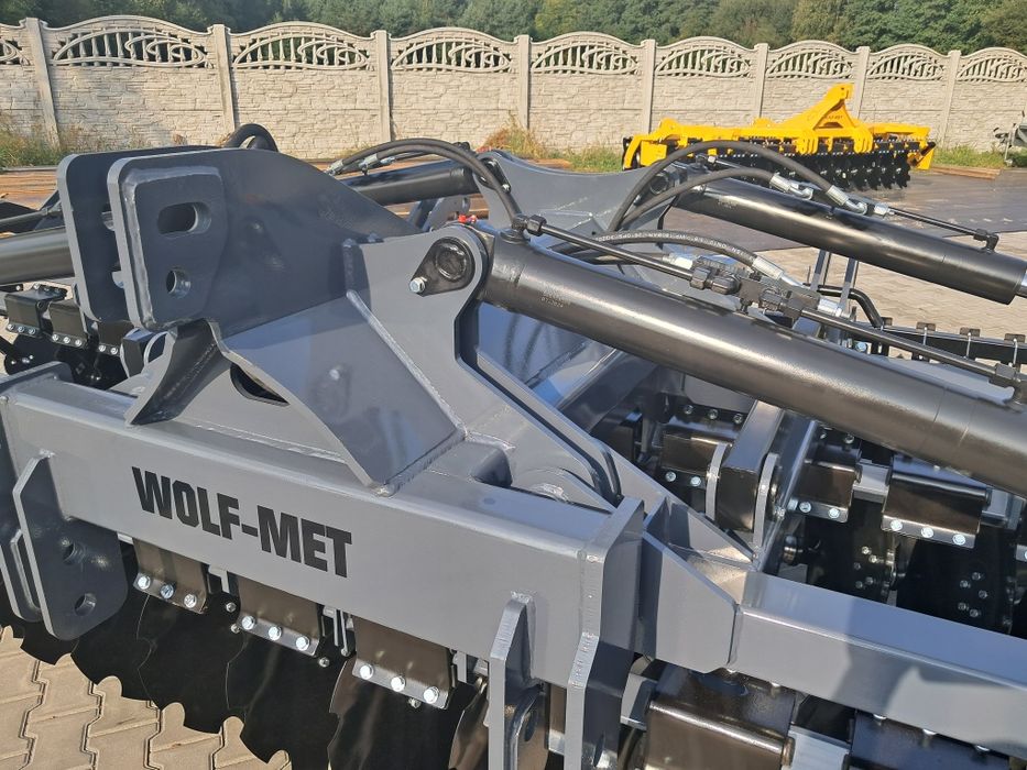 Brona talerzowa 5 metrów  firmy WOLF-MET nowa
