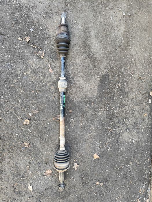 Toyota Yaris 2 II półoś prawa 1.0 benzyna.