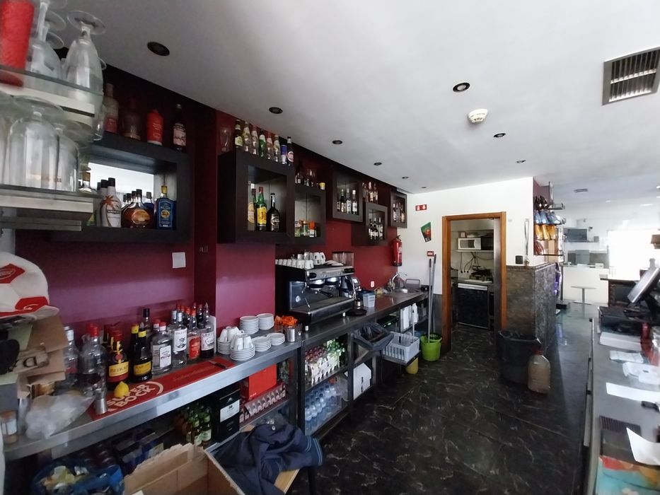 Café snack bar a funcionar