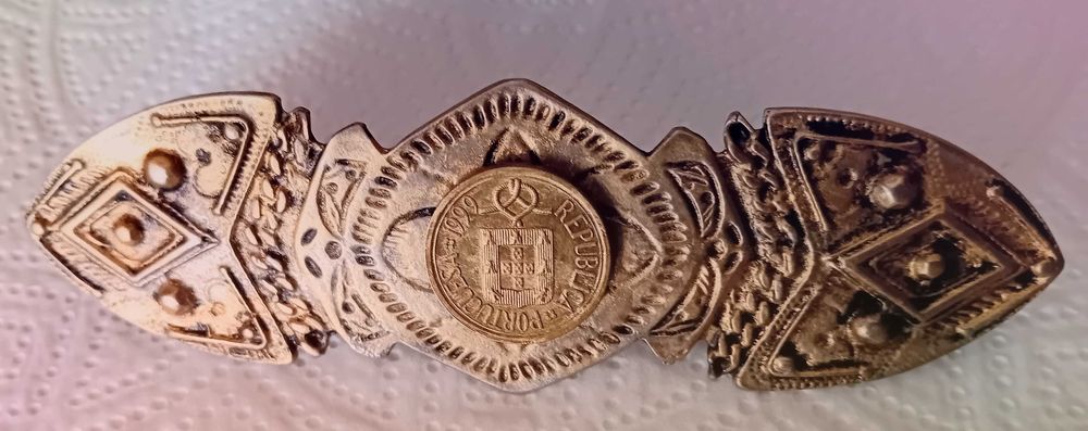 Brasão metálico vintage para mochila