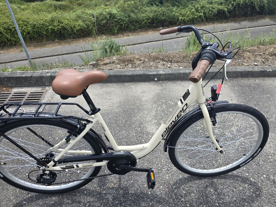 Bicicleta citadina de aluminio nova
