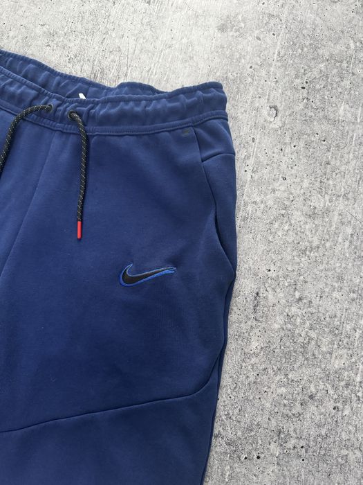 Спортивные штаны Nike Tech Fleece Barcelona из новых коллекций