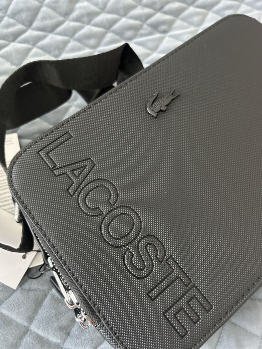 Bolsa Lacoste preta
