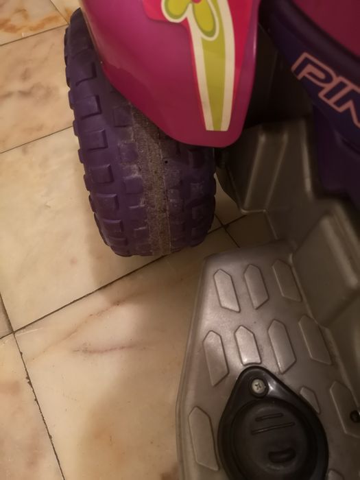 Mota elétrica 
Com algumas marcas de uso mas a funcionar perfei