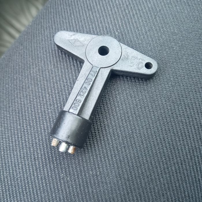 klucz do dekielków scenic Clio Megane