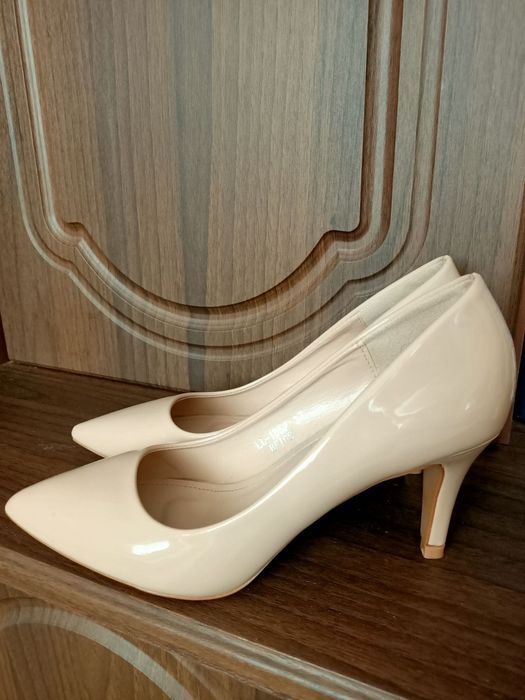 Туфлі класичні лакові