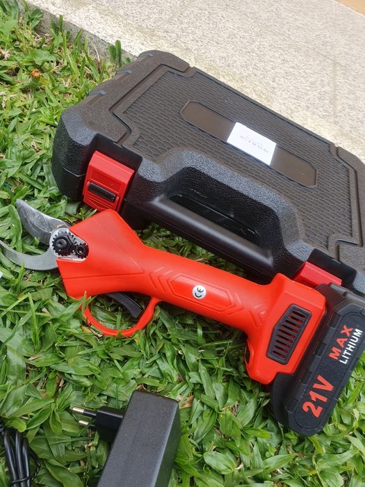 Tesoura de Poda Elétrica 21V (NOVA) + 2 Baterias Lítio