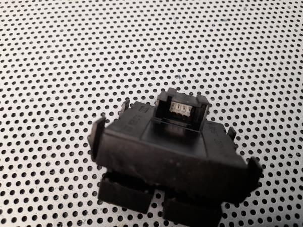 Comando / botão / interruptor vidros frente esquerdo AUDI A3 (8L1)