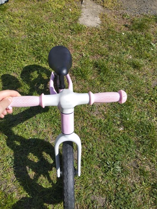 Rowerek biegowy dla dziewczynki