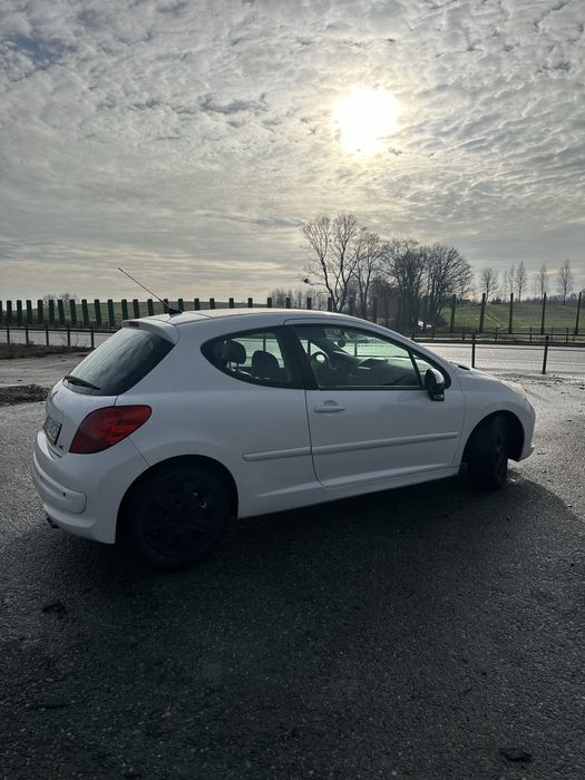 Peugeot 207 1.6 benzyna Panorama 142 tyś przebiegu