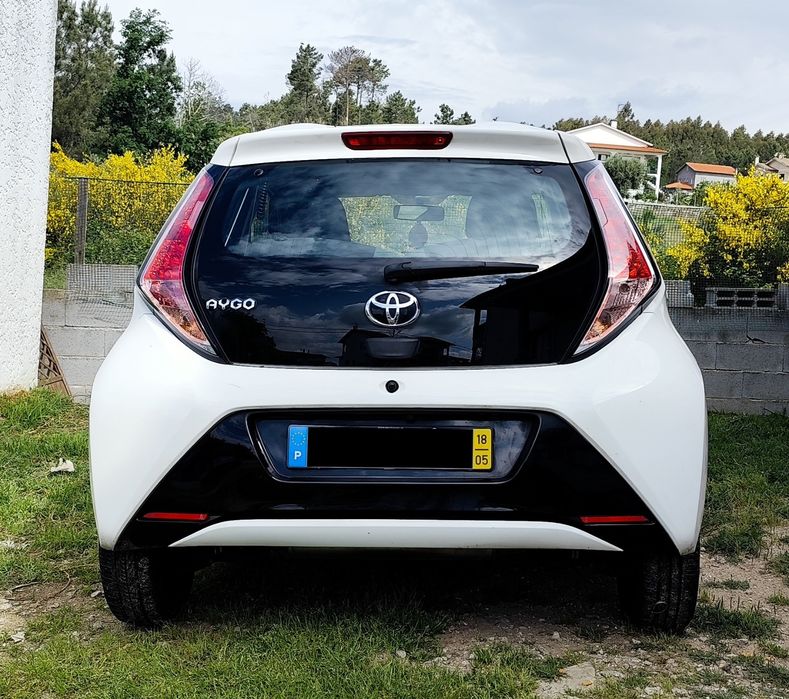 Toyota AYGO versão X-Play+AC+X-Touch - Só hoje
