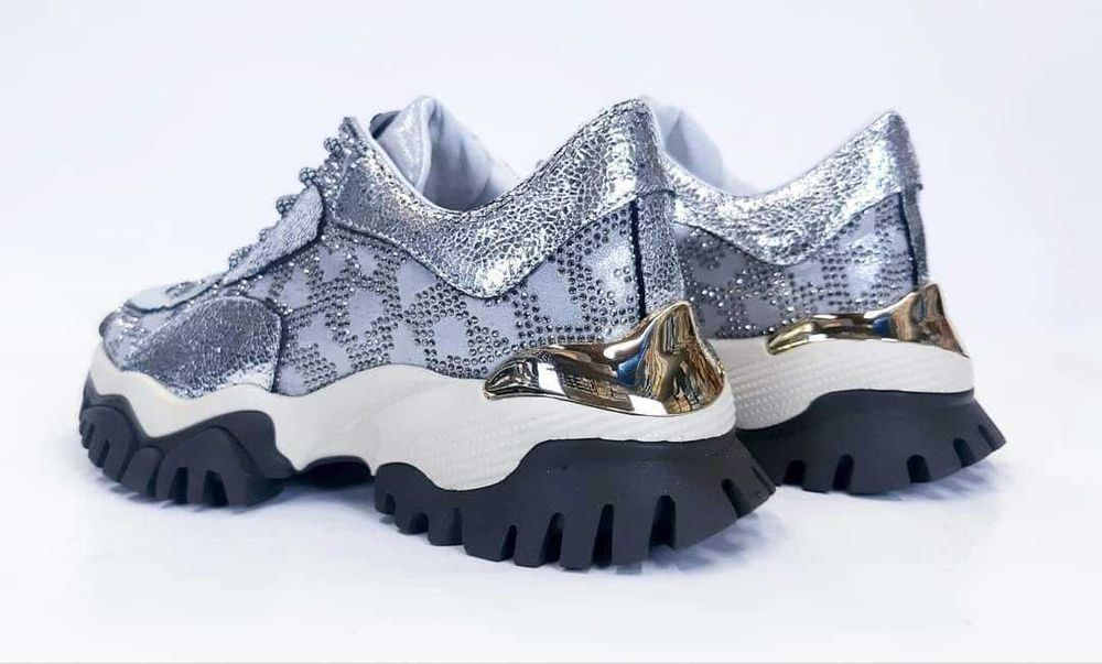 Sapatilhas prateadas com brilhos EXÉ, n.º 39 - NOVAS