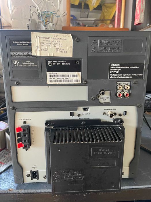 Wieża Philips FW750C na części