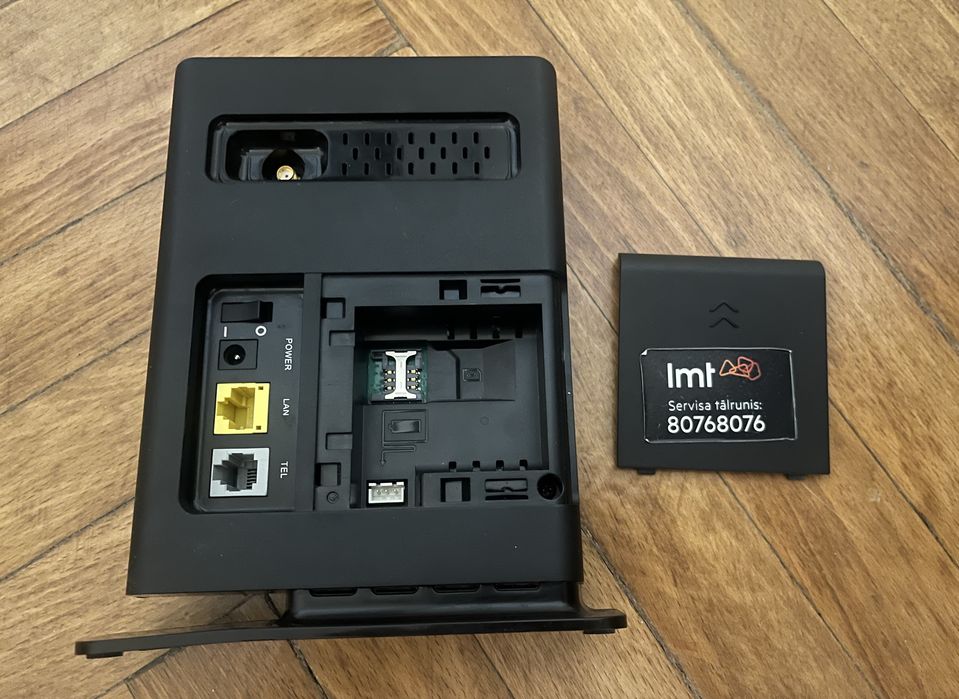4G/3G Wi-Fi роутер Huawei LTE CPE E5172 (LTE до 150 Мбіт/с) працює від кабелю та сімки від мережі 220 та акамулятора