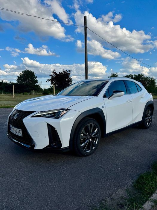 Продам Lexus ux
