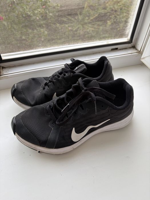 Продамо жіночі кросівки Nike