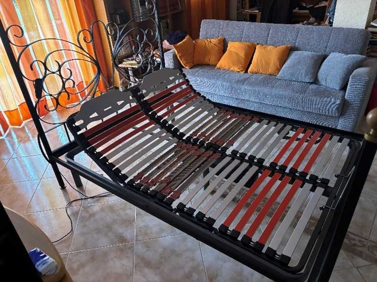 Cama em ferro com estrado articulado