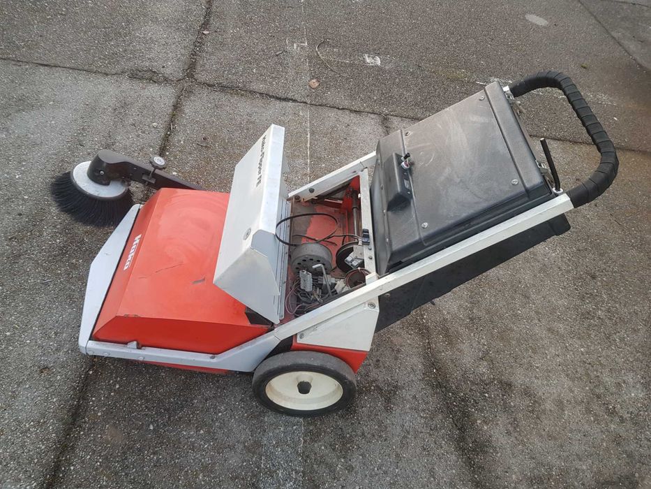 ZAMIATARKA Akumulatorowa Z Napędem HAKO FLIPPER FE z Odkurzaczem