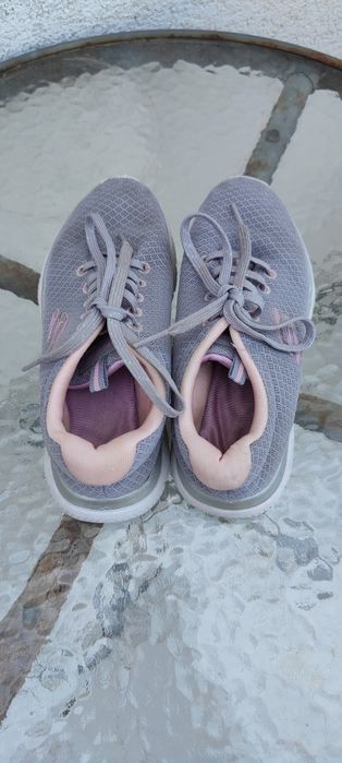 Ténis Skechers Menina 33