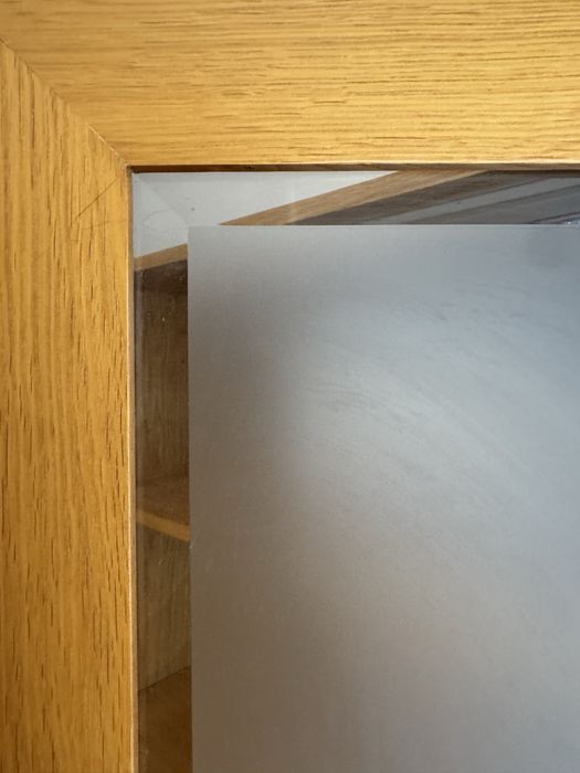 Vitrine / estante em madeira com portas de vidro (2 disponíveis)