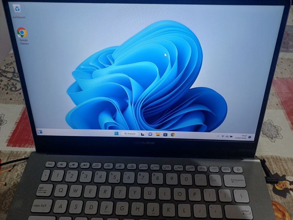 Portatil Asus vivobook s14   i3-8130u