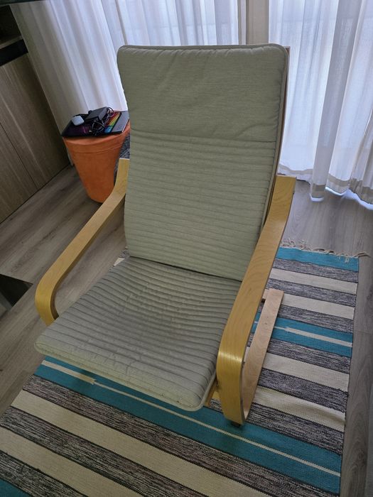 Cadeirão IKEA, com forra vermelha extra