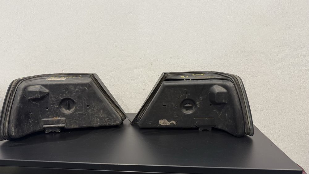 Farolins traseiros mercedes w124 200D