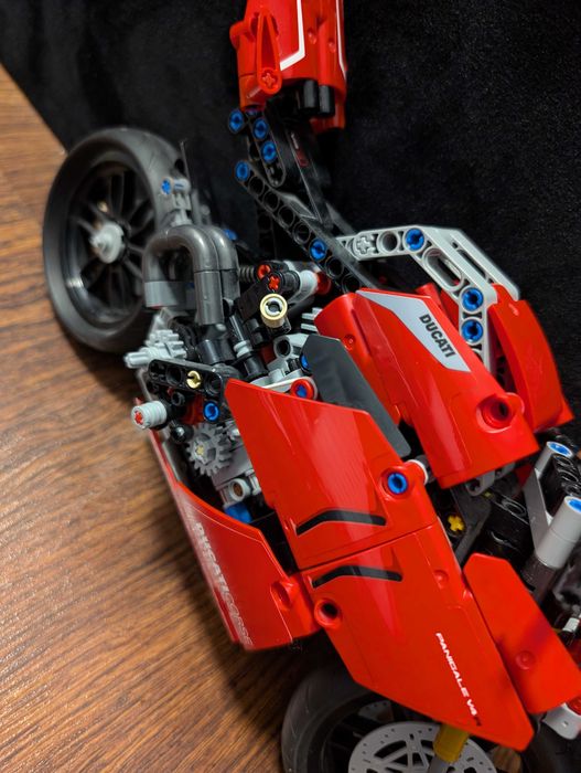 LEGO technic Ducati 42107