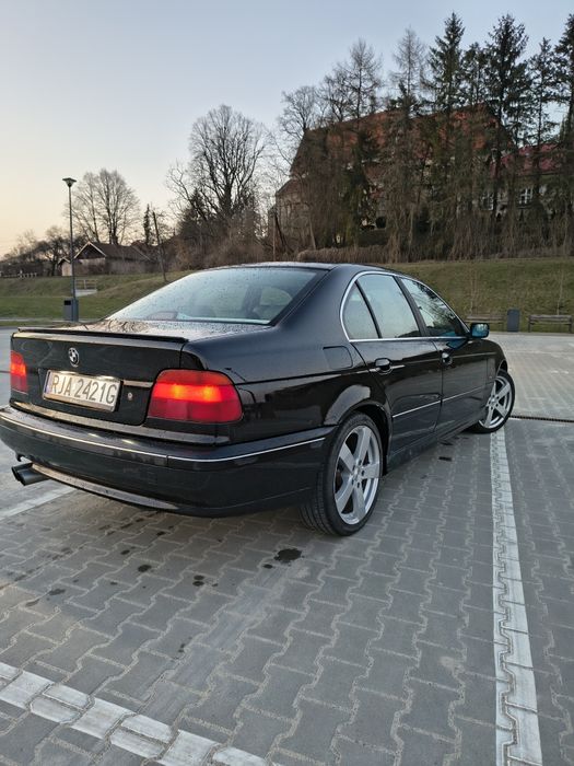 BMW E39 523i  Dużo nowych części  Jeździ bez problemu
