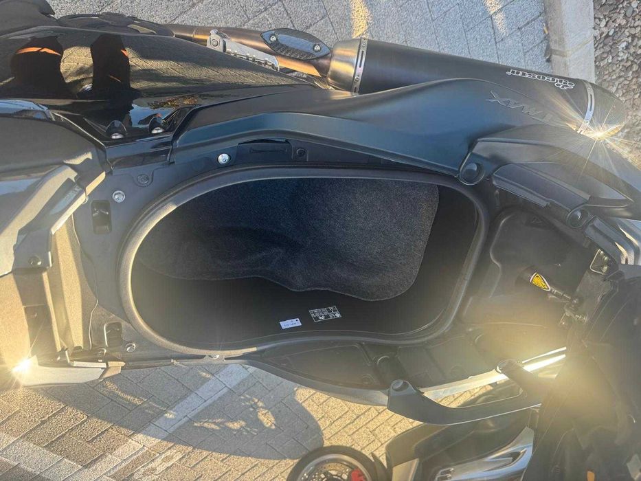 MOTOCICLO YAMAHA TMAX560