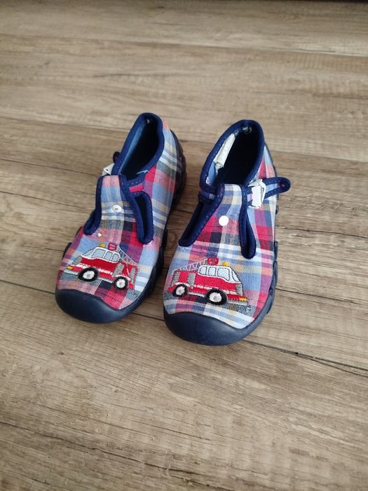 Kapcie Befado rozmiar 25