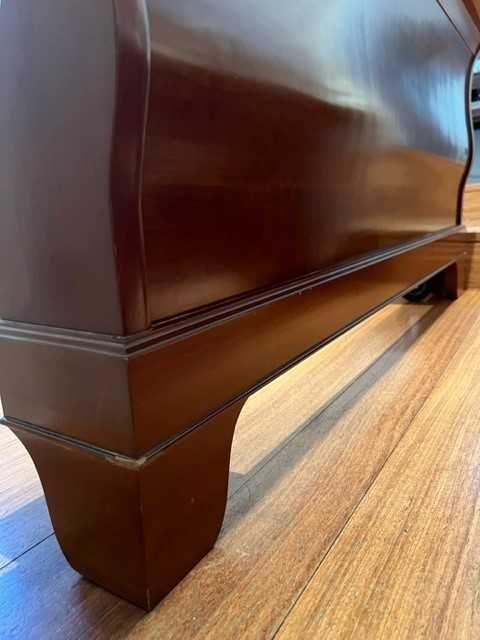 Cama de estllo colonial