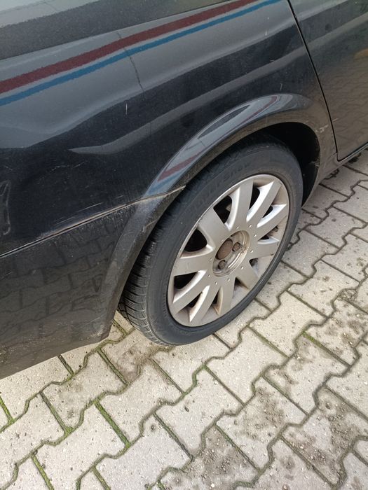 Primera P12 koła 17 bardzo ładne opony zimowe