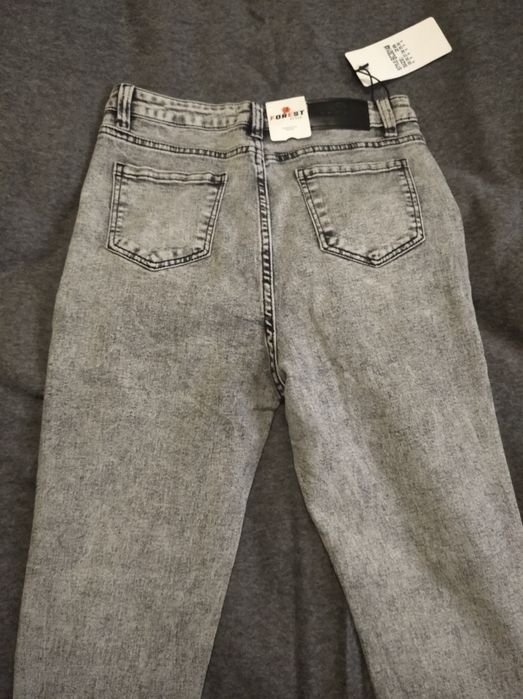 Продам джинсы весна,осень