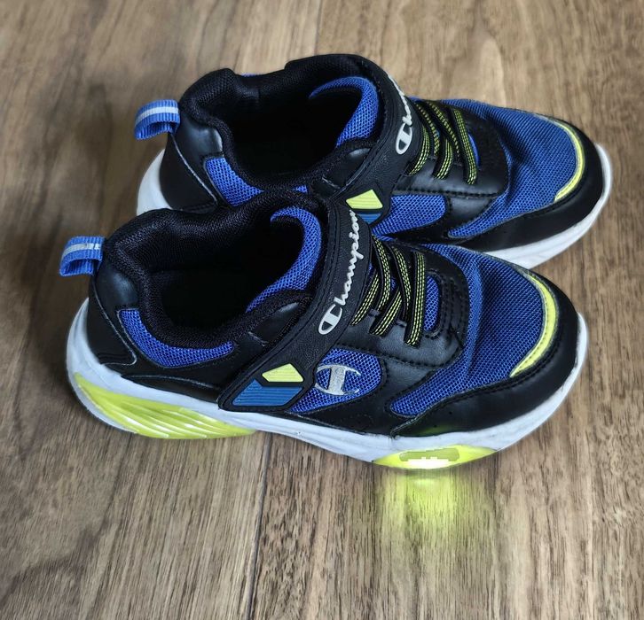Dziecięce buty sportowe Champion rozmiar 29,5 (świecące)