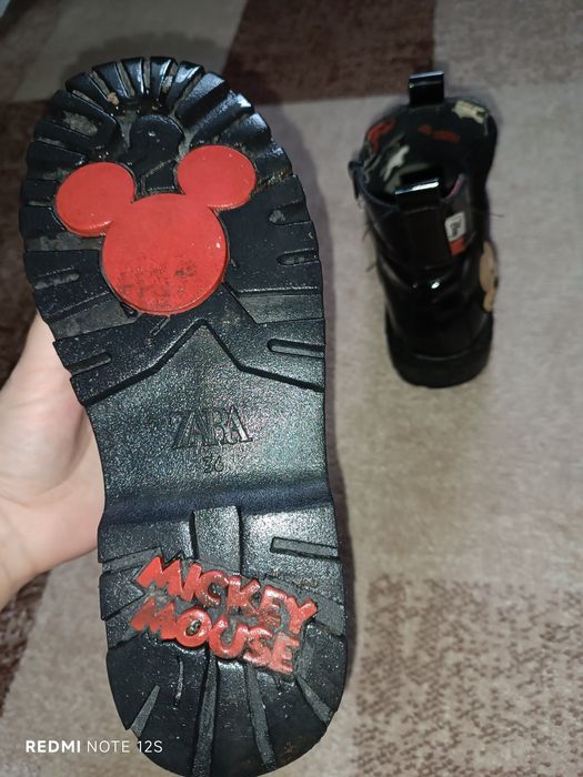 Осінні сапожки для дівчинки