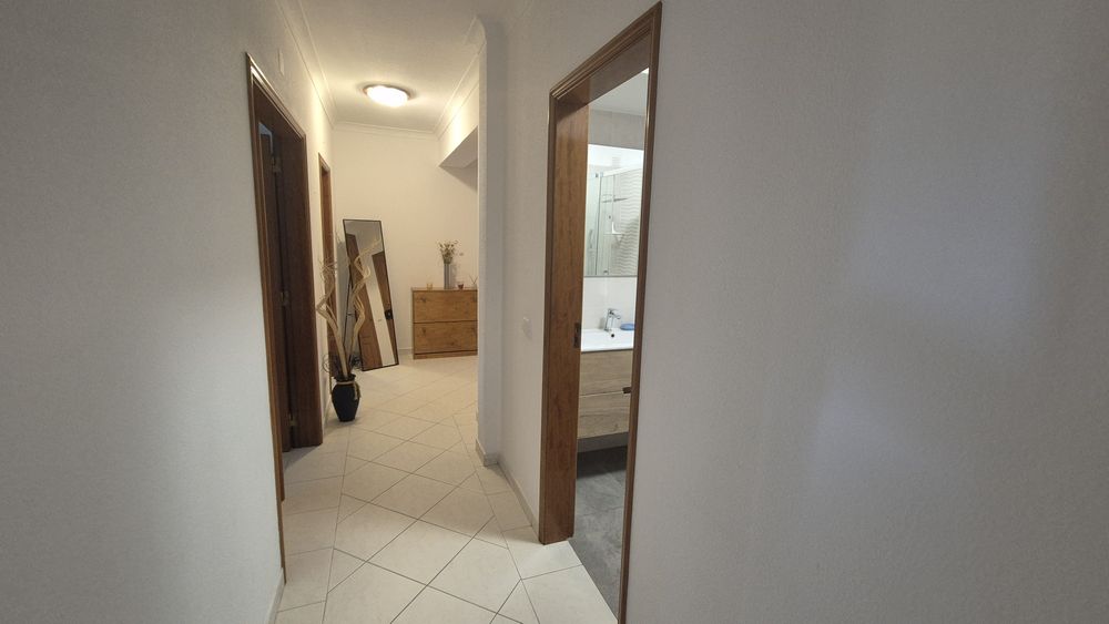 Arrenda-se apartamento T2 ao Ano