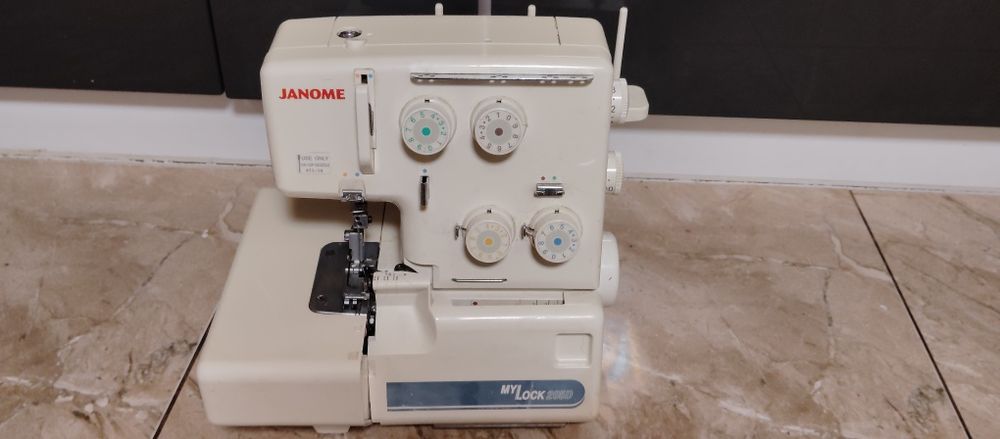 Срочно продам оверлок и швейную машину Janome