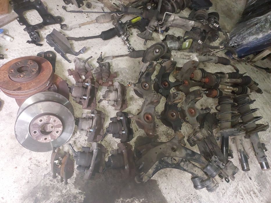 Балка ричаг  цапфа супорт Ford Focus123 FordC-Max Volvo V50 S40