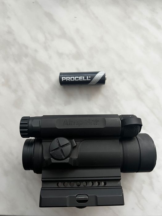 Каліматорний приціл aimpoint com 4