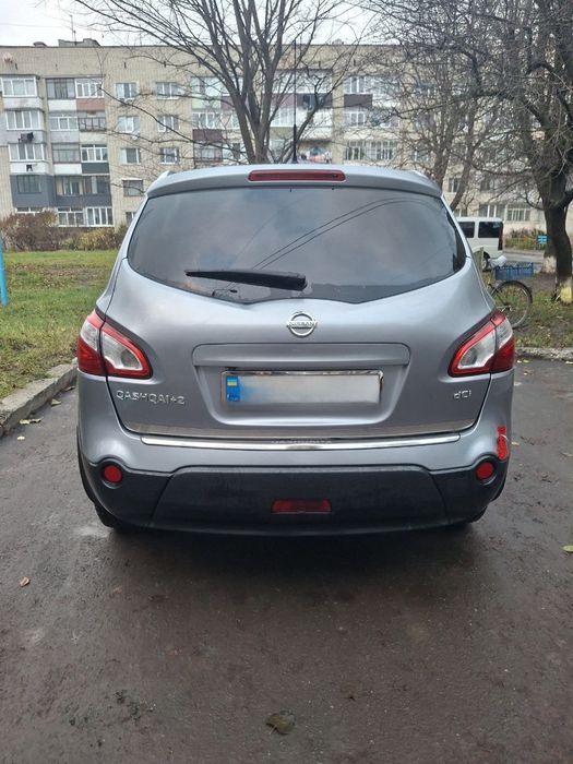 Nisan Qashqai+2 2010 рік