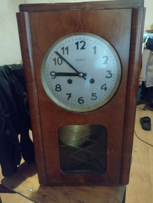 Zegar mechaniczny na ścianę