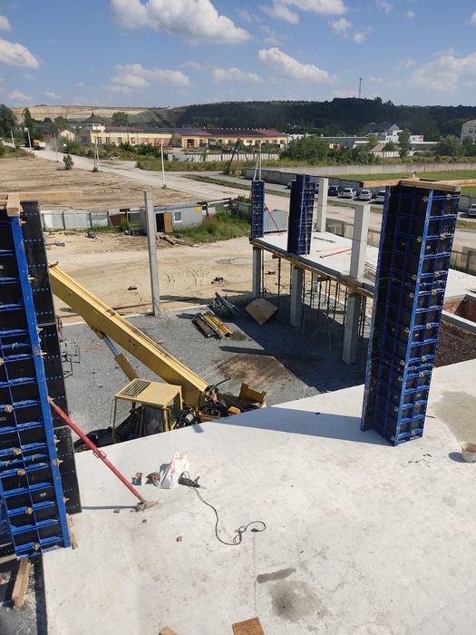 Надаєм послуги :Монолітні роботи Особняки