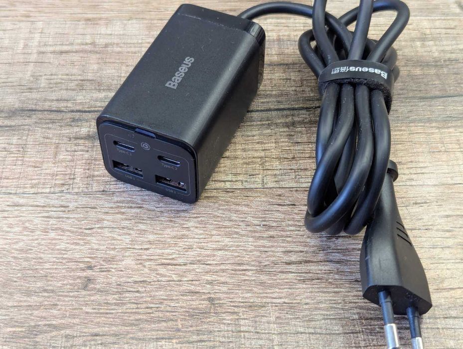 зарядное устройство Baseus GaN3 Pro Desktop Fast Charger 65W