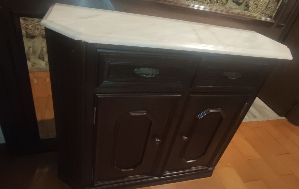 Móvel corredor com espelho