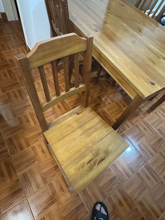 Mesa com cadeiras