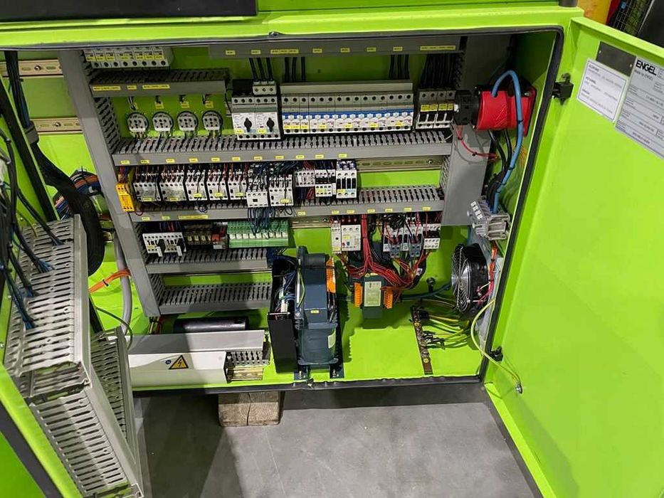 Wtryskarka ENGEL VICTORY 200/45 TECH 2004